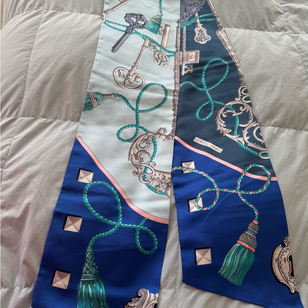 Hermes Blue silk Scarf Twilly - Picture 6 of 8